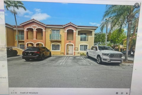 Townhouse in Miami Lakes, Florida 3 bedrooms № 1352047 - photo 9