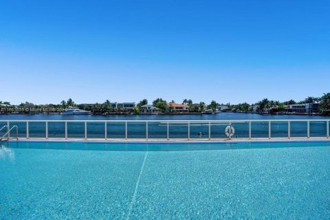 Copropriété à vendre à Aventura, Floride: 3 chambres, 303.23 m2 № 1352079 - photo 7