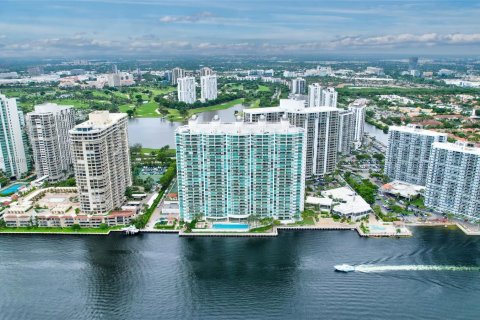 Condominio en venta en Aventura, Florida, 3 dormitorios, 303.23 m2 № 1352079 - foto 12