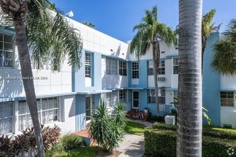 Condominio en alquiler en Miami Beach, Florida, 39.02 m2 № 1352044 - foto 2