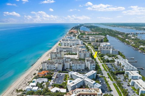 Copropriété à vendre à South Palm Beach, Floride: 2 chambres, 109.25 m2 № 1223240 - photo 1