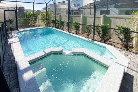 Casa en venta en Kissimmee, Florida, 7 dormitorios, 307.88 m2 № 1327347 - foto 11