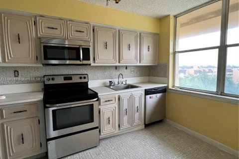 Condominio en venta en Lauderhill, Florida, 3 dormitorios, 147.06 m2 № 878130 - foto 26