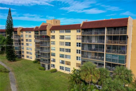 Condominio en venta en Lauderhill, Florida, 3 dormitorios, 147.06 m2 № 878130 - foto 4