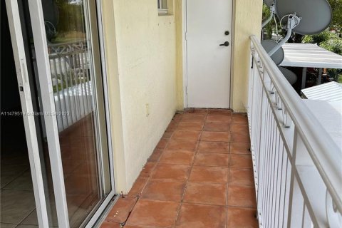 Townhouse in Hialeah, Florida 3 bedrooms, 123.37 sq.m. № 814655 - photo 18