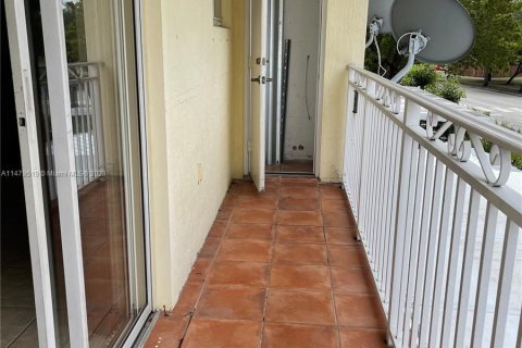 Townhouse in Hialeah, Florida 3 bedrooms, 123.37 sq.m. № 814655 - photo 19