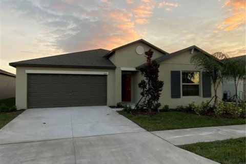 Villa ou maison à louer à Riverview, Floride: 4 chambres, 179.86 m2 № 1317817 - photo 1