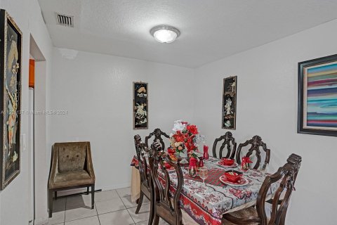 Immobilier commercial à vendre à Margate, Floride: 350.52 m2 № 969813 - photo 16