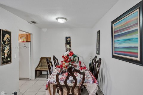 Immobilier commercial à vendre à Margate, Floride: 350.52 m2 № 969813 - photo 19