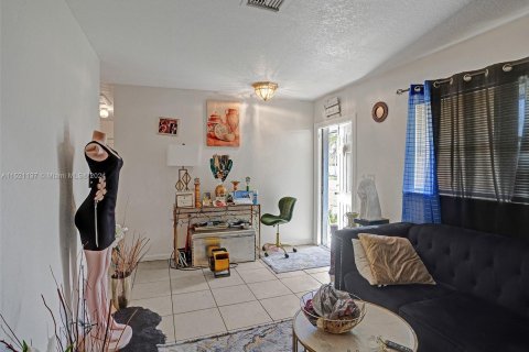 Immobilier commercial à vendre à Margate, Floride: 350.52 m2 № 969813 - photo 27