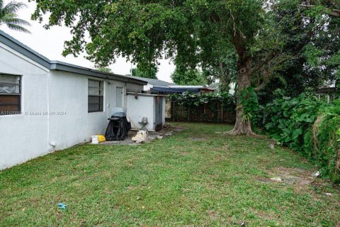 House in Miramar, Florida 3 bedrooms, 156.45 sq.m. № 969725 - photo 5