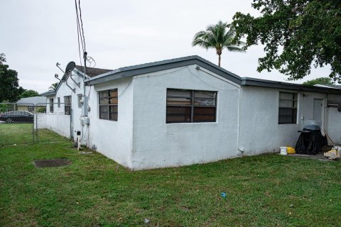 House in Miramar, Florida 3 bedrooms, 156.45 sq.m. № 969725 - photo 6