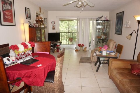 Copropriété à vendre à Punta Gorda, Floride: 2 chambres, 79.9 m2 № 466815 - photo 3