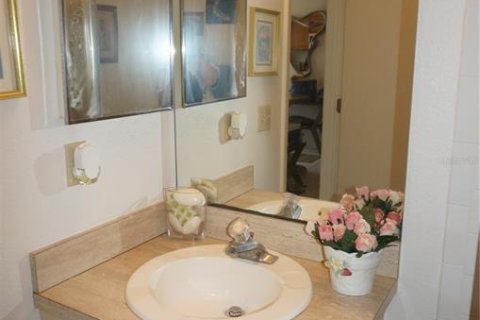 Condo in Punta Gorda, Florida, 2 bedrooms  № 466815 - photo 13