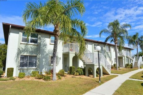 Condominio en venta en Punta Gorda, Florida, 2 dormitorios, 79.9 m2 № 466815 - foto 1