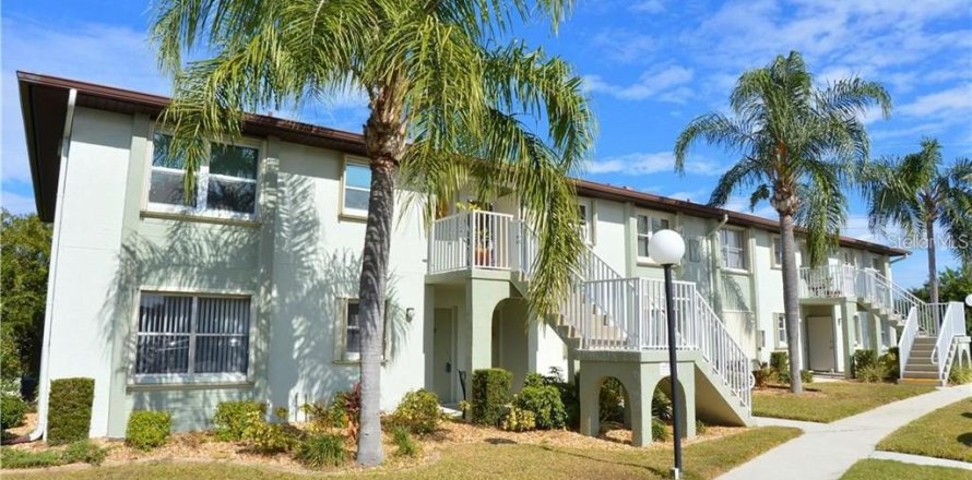 Condominio en Punta Gorda, Florida, 2 dormitorios  № 466815