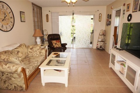 Condo in Punta Gorda, Florida, 2 bedrooms  № 466813 - photo 3