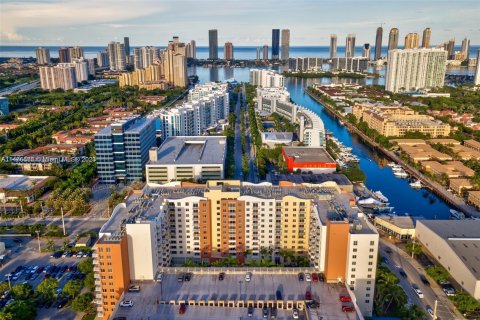 Condo in Aventura, Florida, 2 bedrooms  № 809357 - photo 22