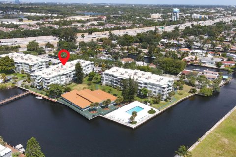 Condo in Hollywood, Florida, 1 bedroom  № 1141157 - photo 5