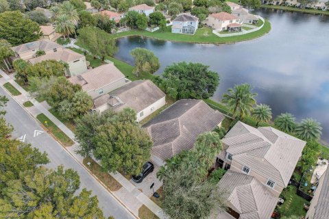 Villa ou maison à vendre à Coconut Creek, Floride: 4 chambres, 248.42 m2 № 950028 - photo 15