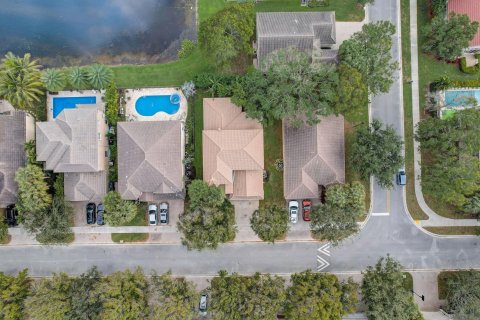 House in Coconut Creek, Florida 4 bedrooms, 248.42 sq.m. № 950028 - photo 14