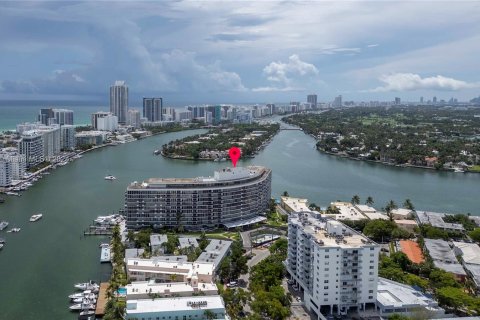 Condo in Miami Beach, Florida, 2 bedrooms  № 1348004 - photo 23