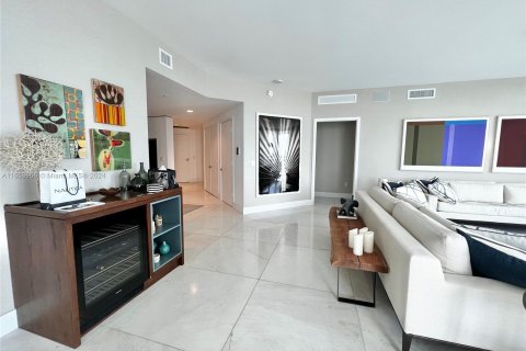 Condo in North Miami Beach, Florida, 2 bedrooms  № 1348333 - photo 3