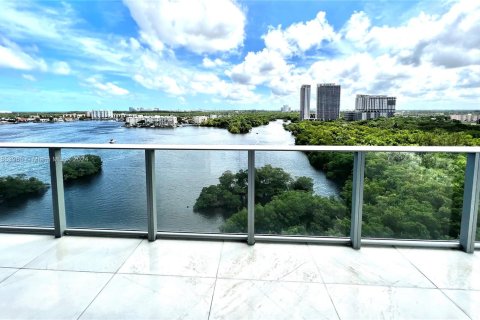 Copropriété à louer à North Miami Beach, Floride: 2 chambres, 181.9 m2 № 1348333 - photo 22