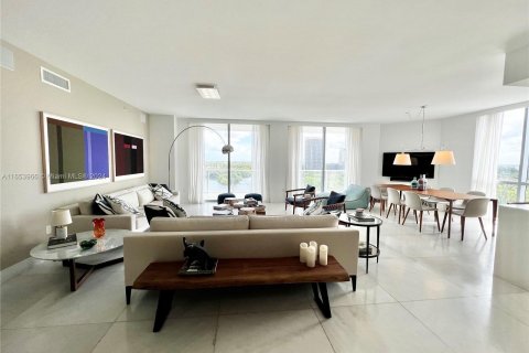 Copropriété à louer à North Miami Beach, Floride: 2 chambres, 181.9 m2 № 1348333 - photo 6