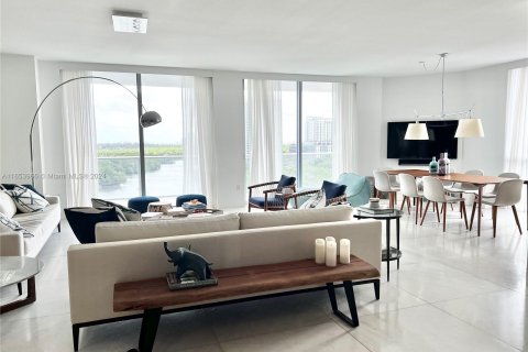 Copropriété à louer à North Miami Beach, Floride: 2 chambres, 181.9 m2 № 1348333 - photo 5