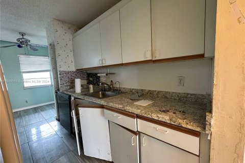 Condominio en venta en Pembroke Pines, Florida, 2 dormitorios, 102.75 m2 № 1328937 - foto 12