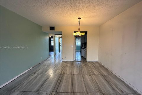 Copropriété à vendre à Pembroke Pines, Floride: 2 chambres, 102.75 m2 № 1328937 - photo 20