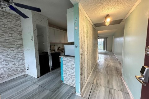 Copropriété à vendre à Pembroke Pines, Floride: 2 chambres, 102.75 m2 № 1328937 - photo 7