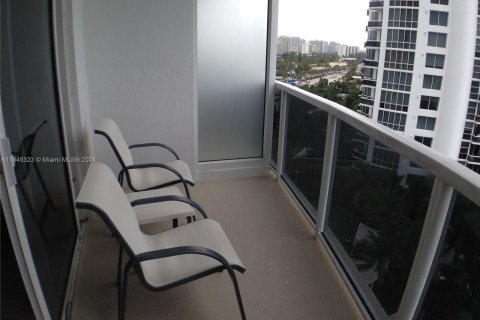 Studio in the Condo in Sunny Isles Beach, Florida  № 1328991 - photo 13