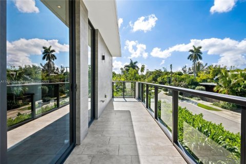 Casa en venta en Miami Beach, Florida, 5 dormitorios, 335.75 m2 № 650015 - foto 27