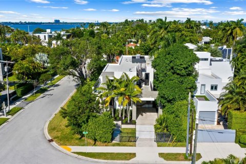 Купить виллу или дом в Майами-Бич, Флорида 5 спален, 335.75м2, № 650015 - фото 26