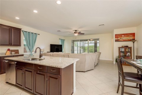 Casa en venta en Wesley Chapel, Florida, 5 dormitorios, 272.02 m2 № 1090439 - foto 9
