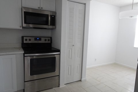 Condo in Delray Beach, Florida, 2 bedrooms  № 1121009 - photo 16