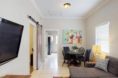 Villa ou maison à vendre à Tampa, Floride: 2 chambres, 65.5 m2 № 1107477 - photo 4