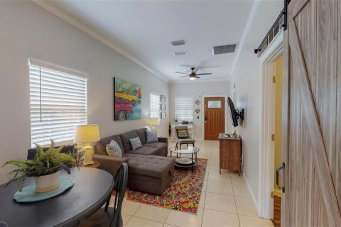 Villa ou maison à vendre à Tampa, Floride: 2 chambres, 65.5 m2 № 1107477 - photo 9