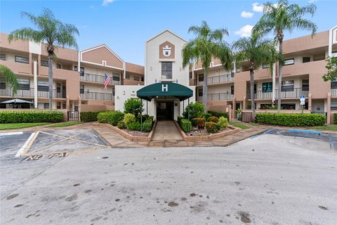 Condo in Tamarac, Florida, 2 bedrooms  № 1325790 - photo 26