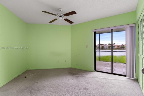 Condo in Tamarac, Florida, 2 bedrooms  № 1325790 - photo 17