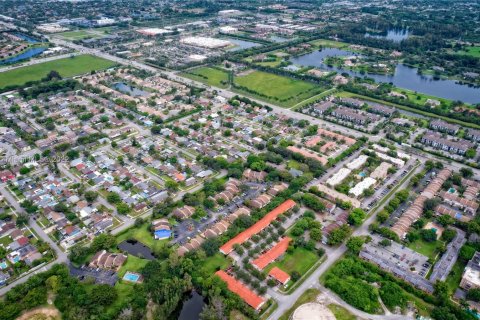 Immobilier commercial à vendre à Davie, Floride № 33387 - photo 3