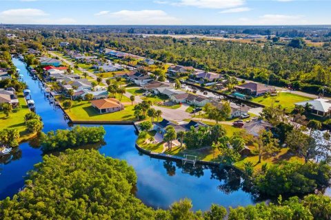 Duplex à vendre à Punta Gorda, Floride: 2 chambres, 102.66 m2 № 1219378 - photo 28