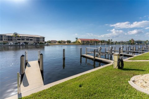 Copropriété à vendre à Punta Gorda, Floride: 2 chambres, 155.15 m2 № 1342962 - photo 4