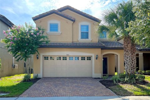 Casa en venta en Kissimmee, Florida, 6 dormitorios, 291.9 m2 № 1307559 - foto 1