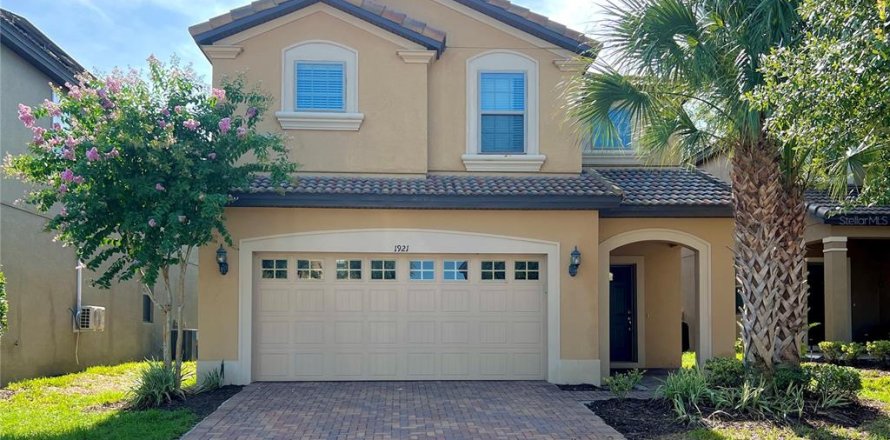 Casa en Kissimmee, Florida 6 dormitorios, 291.9 m2 № 1307559