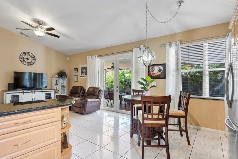 Casa en venta en Miami Lakes, Florida, 3 dormitorios, 199.18 m2 № 1132686 - foto 26