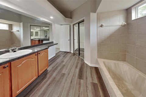 Casa en venta en Tampa, Florida, 3 dormitorios, 214.7 m2 № 1371859 - foto 11