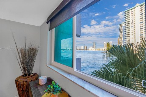 Condominio en venta en North Miami Beach, Florida, 1 dormitorio, 77.76 m2 № 1270566 - foto 26